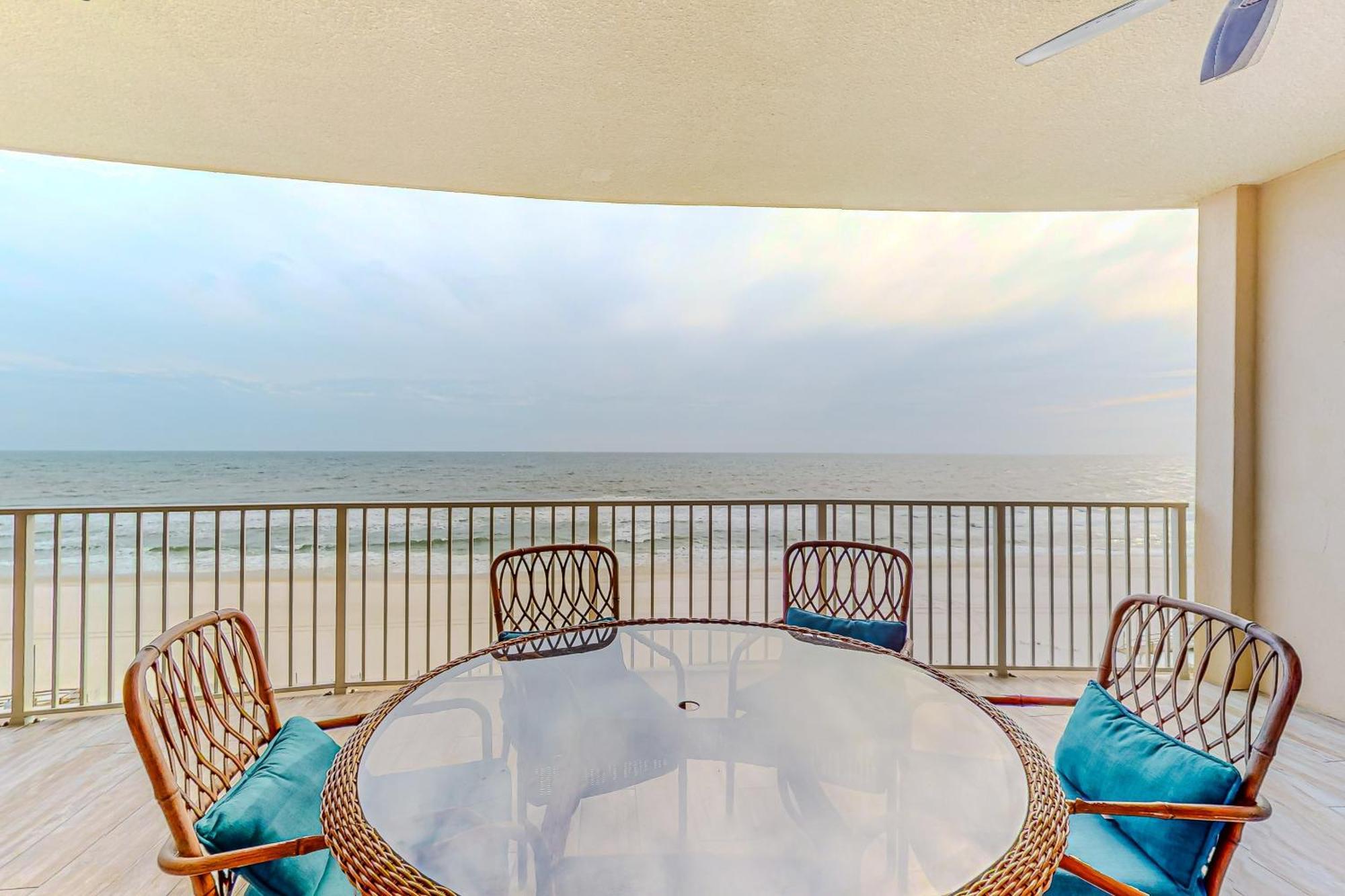 Regency Isle 611 Apartment